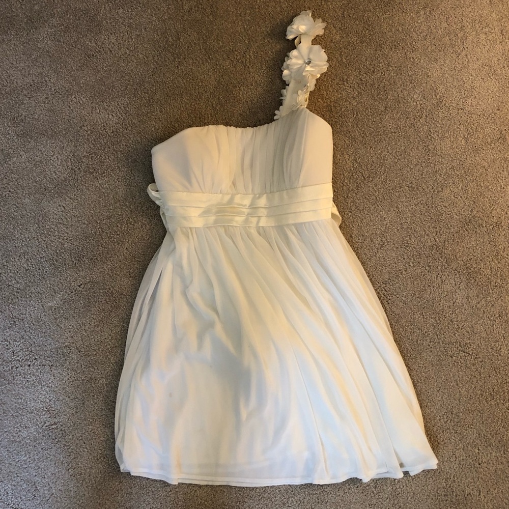 White one shoulder dress